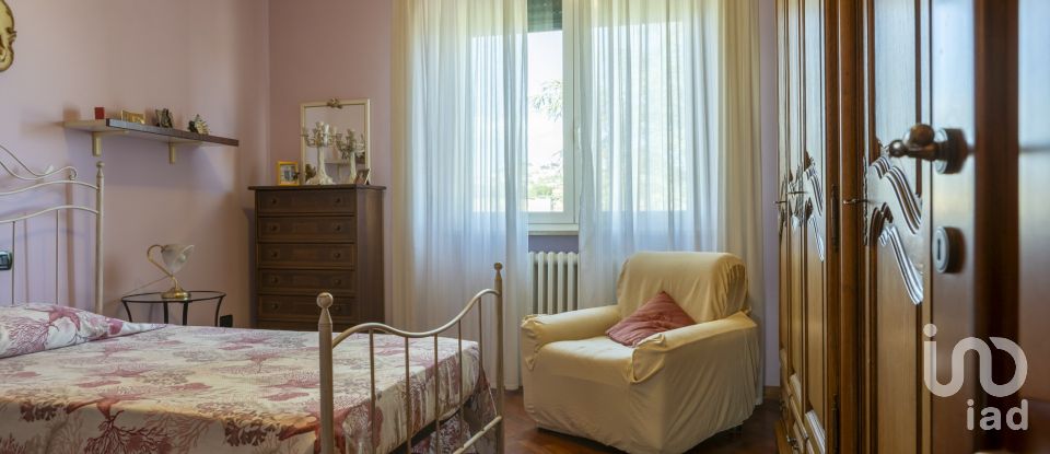 Apartment 8 rooms of 164 m² in Osimo (60027)