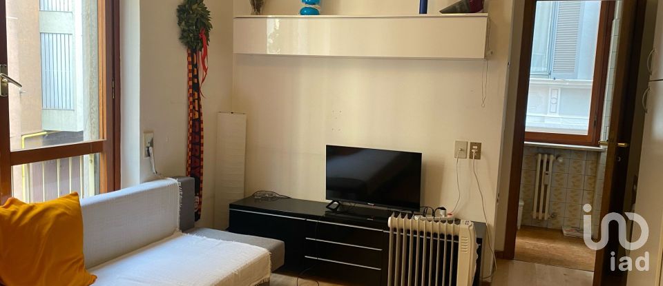 Bilocale di 30 m² a Milano (20136)