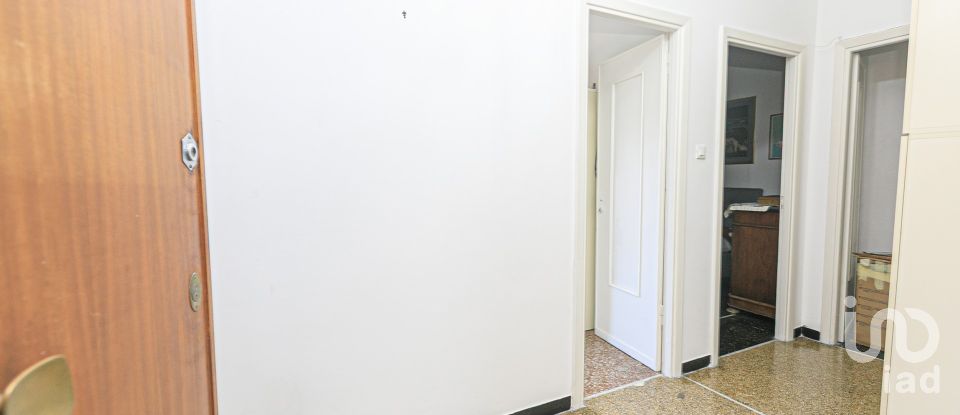 Three-room apartment of 56 m² in Genova (16144)