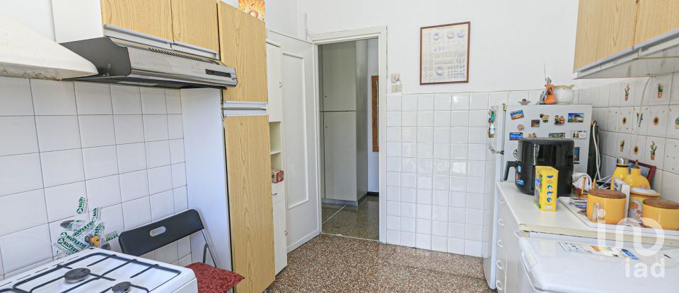 Three-room apartment of 56 m² in Genova (16144)