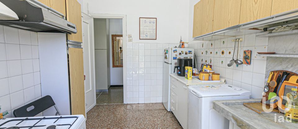 Three-room apartment of 56 m² in Genova (16144)