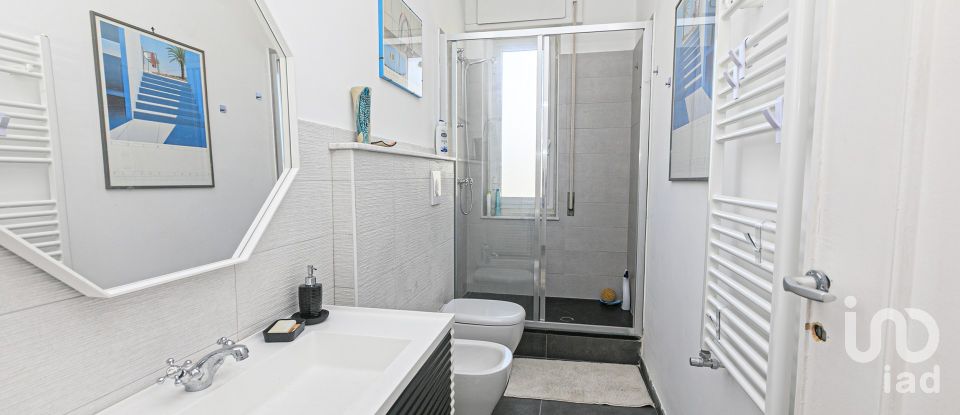 Three-room apartment of 56 m² in Genova (16144)