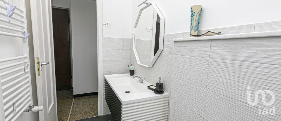 Three-room apartment of 56 m² in Genova (16144)