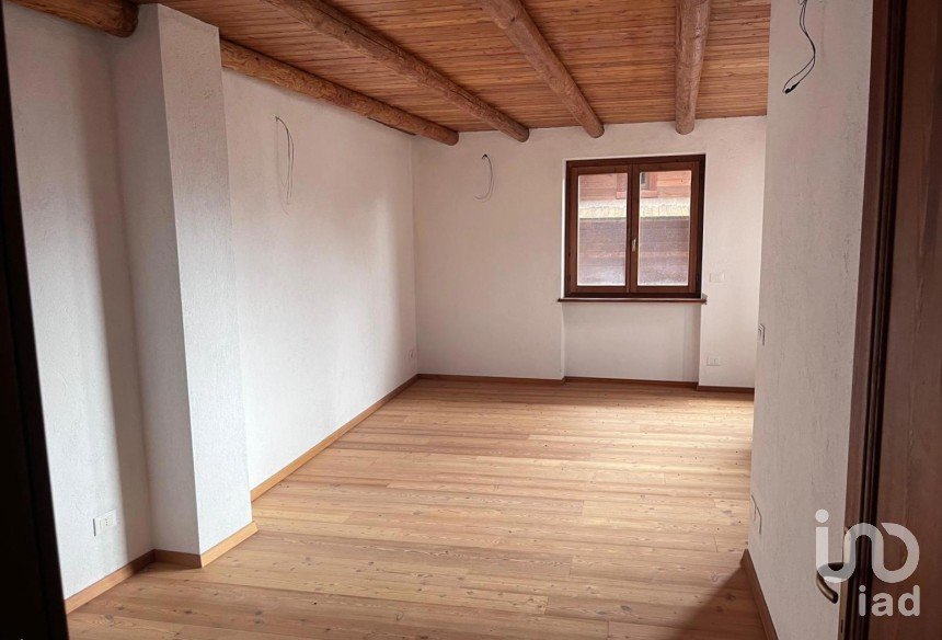 Trilocale di 72 m² a Pragelato (10060)