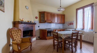 House 6 rooms of 120 m² in Pontedera (56025)