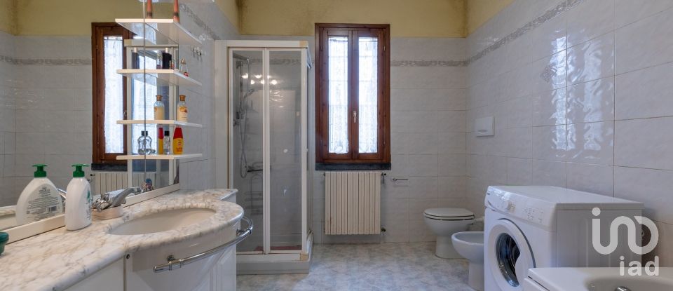Casa indipendente / Villa 6 locali di 120 m² in Pontedera (56025)