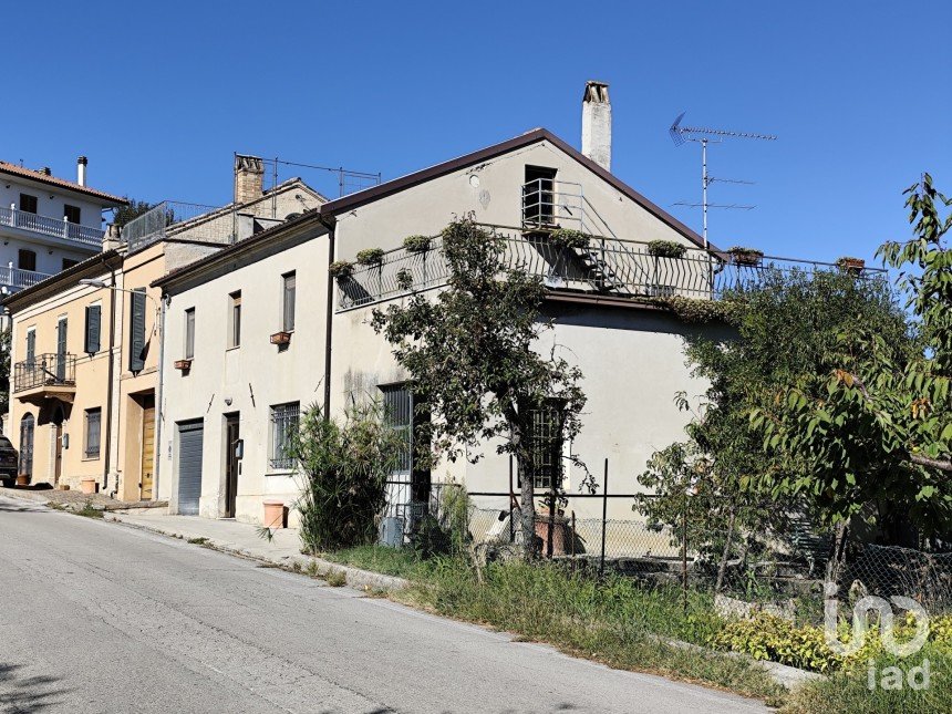 House 7 rooms of 250 m² in Ponzano di Fermo (63845)