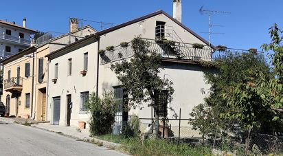 Casa indipendente / Villa 7 locali di 250 m² in Ponzano di Fermo (63845)
