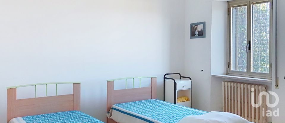 House 7 rooms of 250 m² in Ponzano di Fermo (63845)