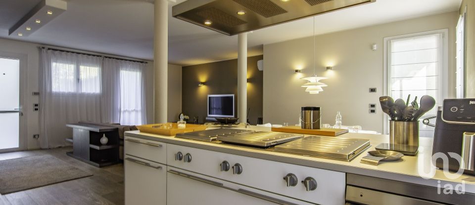 Casa indipendente 7 locali di 220 m² in Dueville (36031)