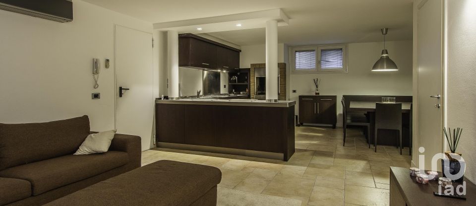 Casa indipendente 7 locali di 220 m² in Dueville (36031)