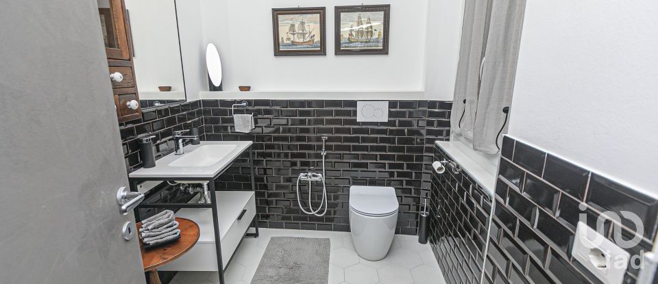 Apartment 15 rooms of 288 m² in Genova (16122)