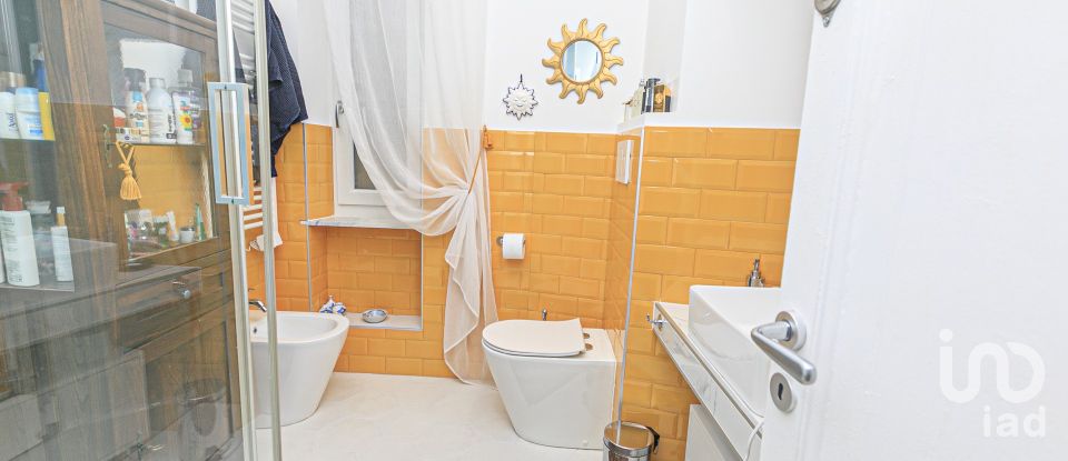 Apartment 15 rooms of 288 m² in Genova (16122)