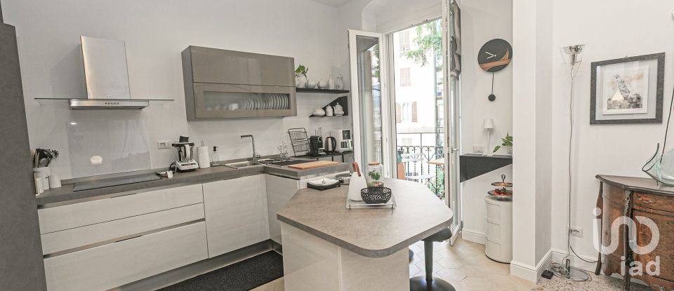 Apartment 15 rooms of 288 m² in Genova (16122)