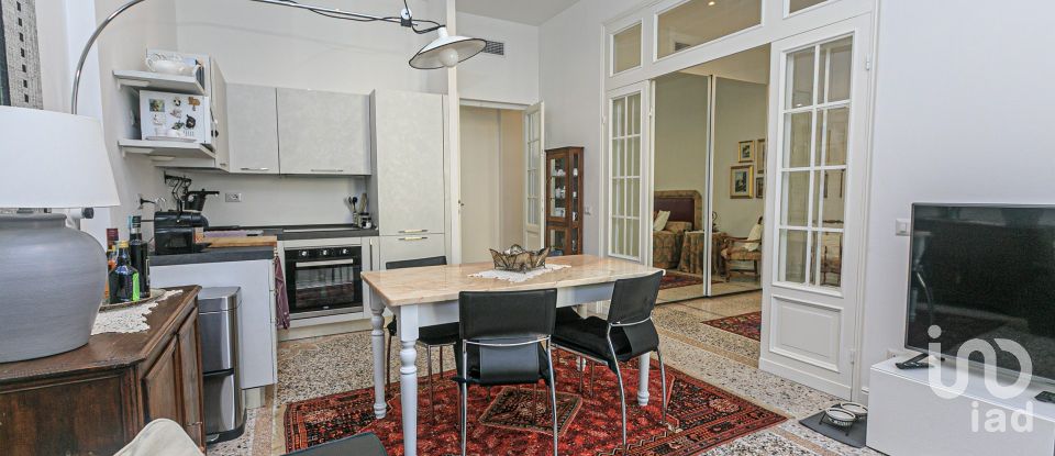 Apartment 15 rooms of 288 m² in Genova (16122)