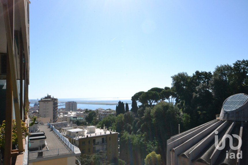 Appartamento 5 locali di 120 m² a Genova (16156)