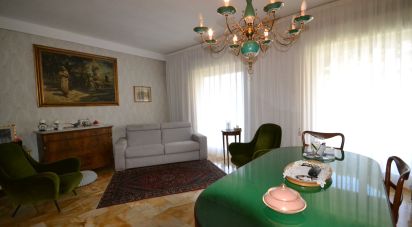 Appartamento 5 locali di 120 m² a Genova (16156)