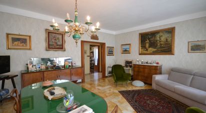 Appartamento 5 locali di 120 m² a Genova (16156)