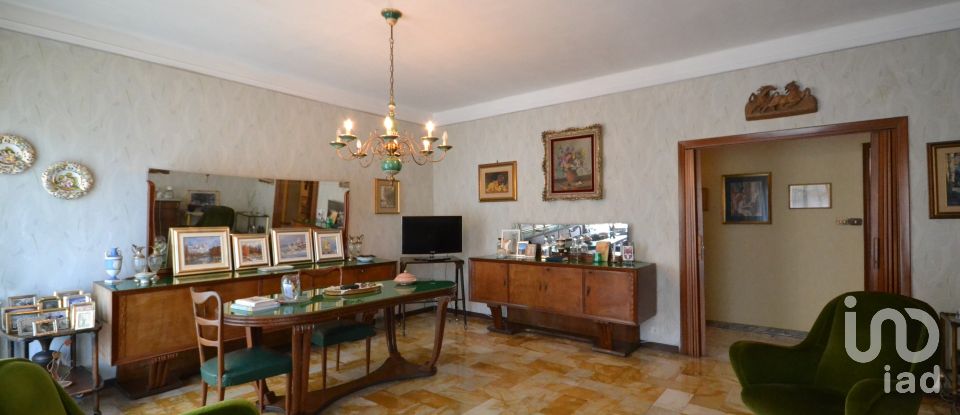 Appartamento 5 locali di 120 m² a Genova (16156)