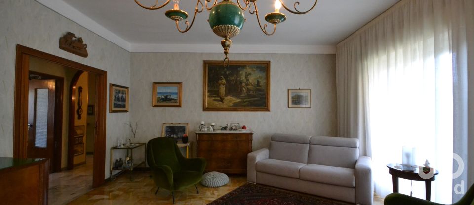 Appartamento 5 locali di 120 m² a Genova (16156)