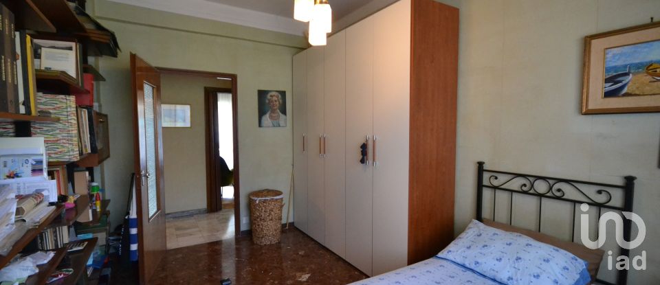 Appartamento 5 locali di 120 m² a Genova (16156)