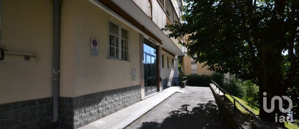 Appartamento 5 locali di 120 m² a Genova (16156)