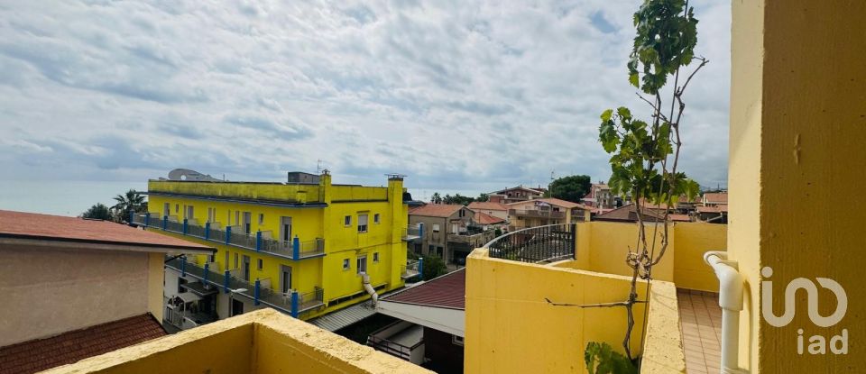 Appartamento 5 locali di 99 m² a Tortoreto (64018)