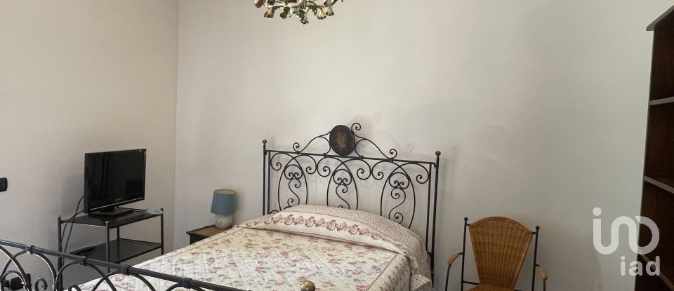 Traditional house 9 rooms of 195 m² in Arezzo (52100)