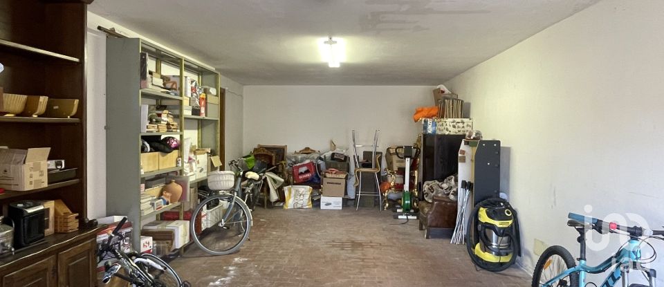 Traditional house 9 rooms of 195 m² in Arezzo (52100)