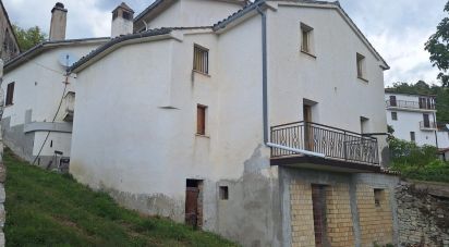 Casa di paese 3 locali di 114 m² in Torricella Sicura (64010)