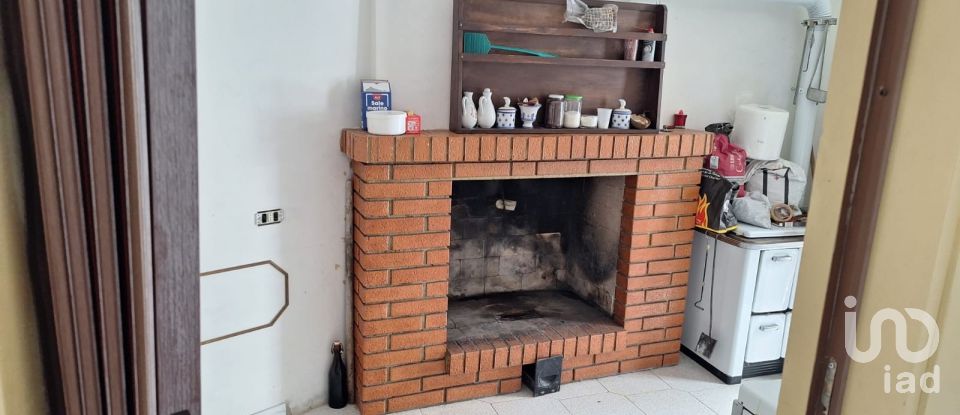 Casa di paese 3 locali di 114 m² in Torricella Sicura (64010)