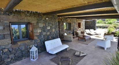 Casale 5 locali di 149 m² in Pantelleria (91017)