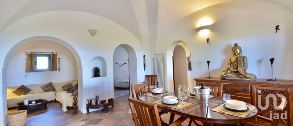 Casale 5 locali di 149 m² in Pantelleria (91017)
