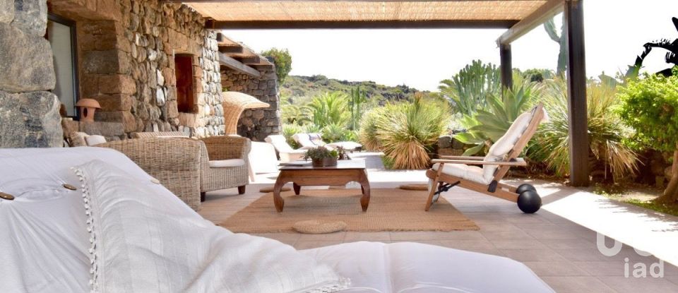 Casale 5 locali di 149 m² in Pantelleria (91017)