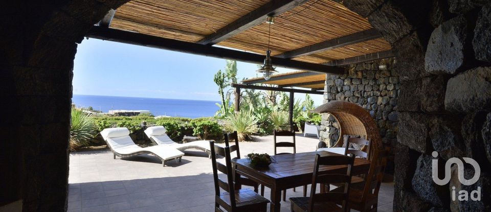 Casale 5 locali di 149 m² in Pantelleria (91017)
