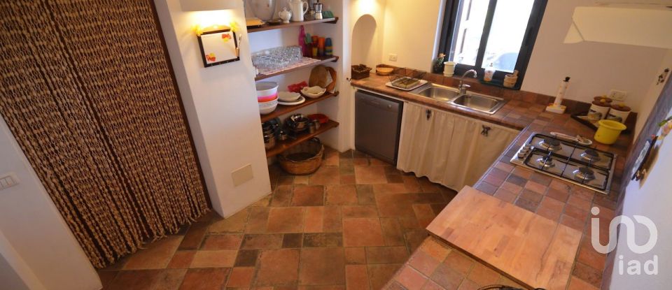 Casale 5 locali di 149 m² in Pantelleria (91017)