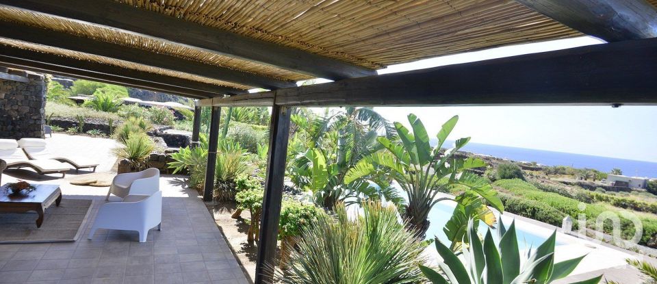 Casale 5 locali di 149 m² in Pantelleria (91017)