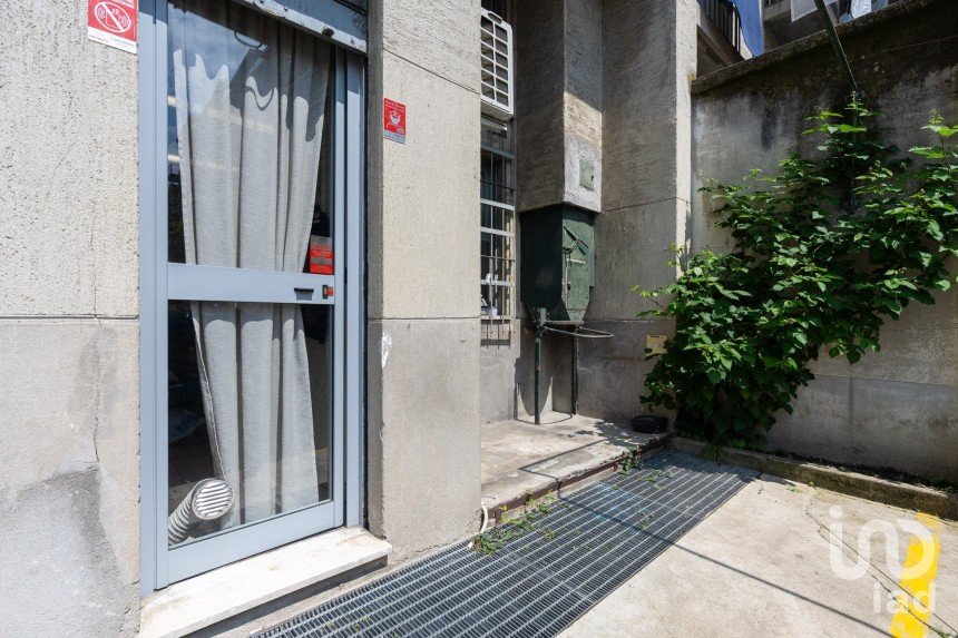 Shop / premises commercial of 45 m² in Torino (10141)