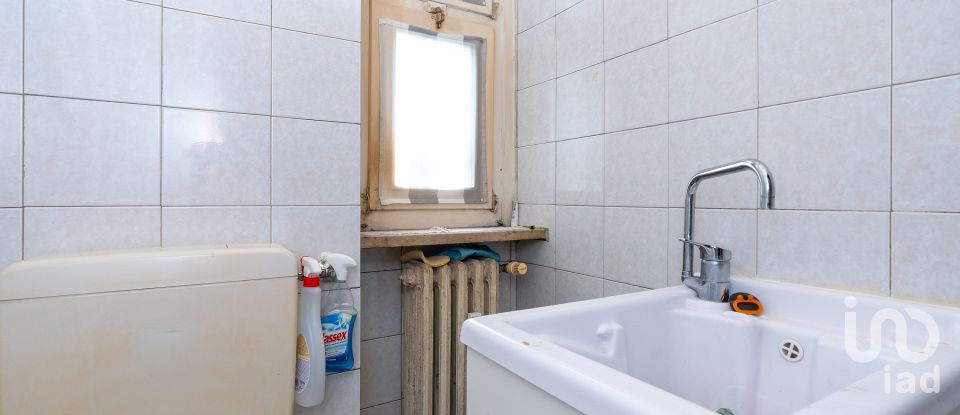 Shop / premises commercial of 45 m² in Torino (10141)