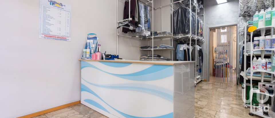 Shop / premises commercial of 45 m² in Torino (10141)