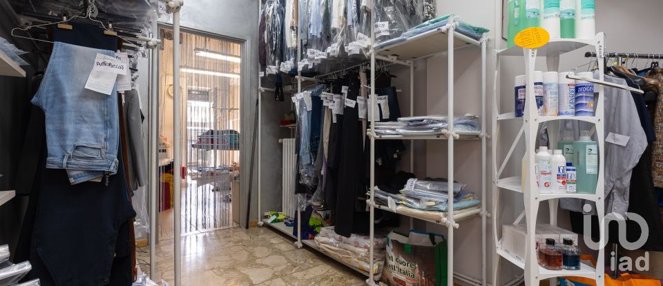 Shop / premises commercial of 45 m² in Torino (10141)