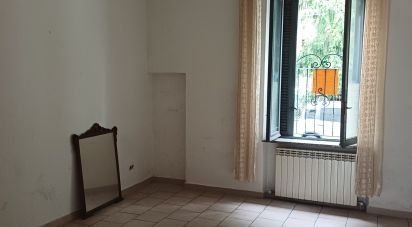 Three-room apartment of 70 m² in Monza (20900)