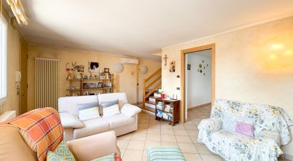 Villa Bifamiliare 6 locali di 170 m² in Villafranca Padovana (35010)