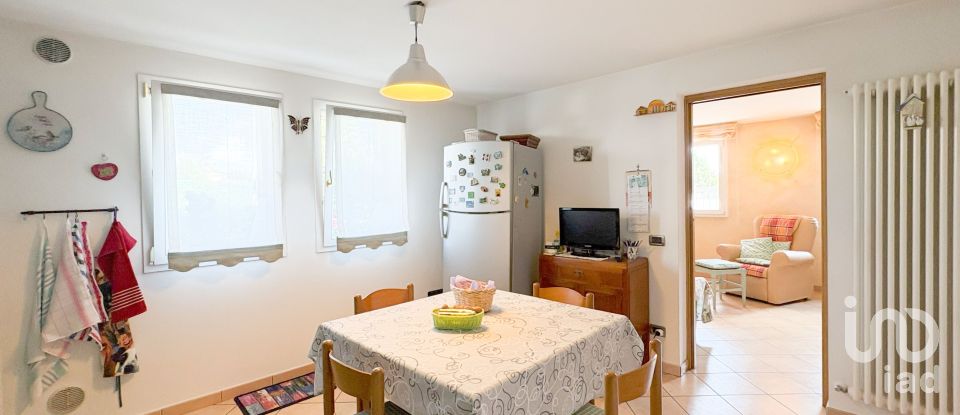 Villa Bifamiliare 6 locali di 170 m² in Villafranca Padovana (35010)