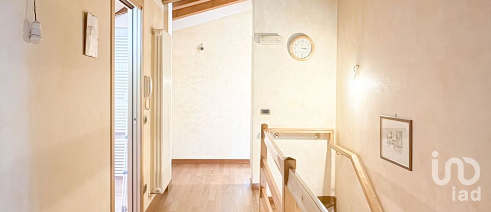 Villa Bifamiliare 6 locali di 170 m² in Villafranca Padovana (35010)