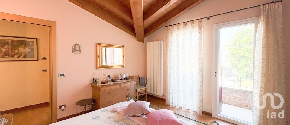 Villa Bifamiliare 6 locali di 170 m² in Villafranca Padovana (35010)