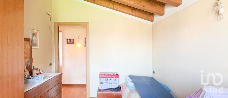 Villa Bifamiliare 6 locali di 170 m² in Villafranca Padovana (35010)