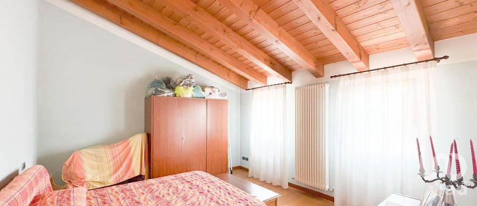 Villa Bifamiliare 6 locali di 170 m² in Villafranca Padovana (35010)