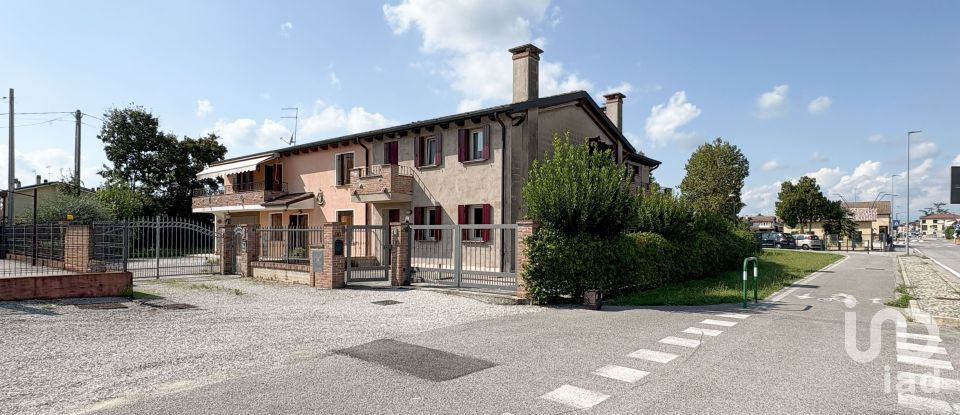 Villa Bifamiliare 6 locali di 170 m² in Villafranca Padovana (35010)