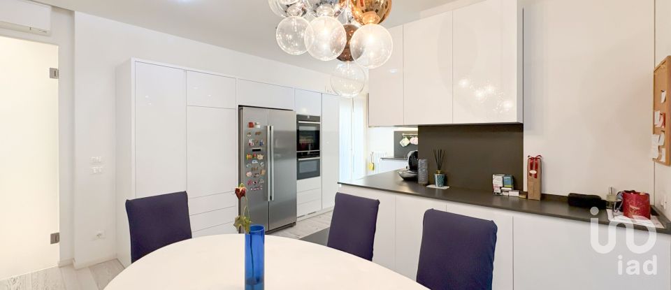 Apartment 6 rooms of 140 m² in Padova (35122)